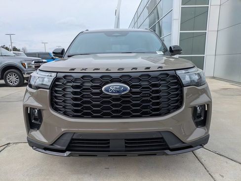 New 2026 Ford Explorer ST-Line w/ ST-Line Street Pack RWD image 8