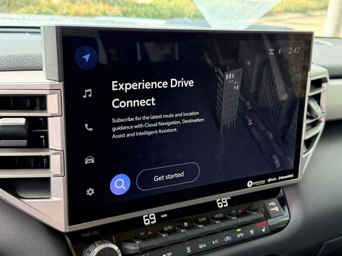 Used 2024 Toyota Tundra Limited image 8