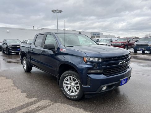 Used 2020 Chevrolet Silverado 1500 RST image 2