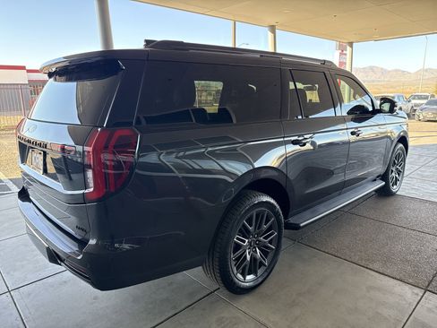 New 2026 Ford Expedition Max Platinum w/ Stealth Appearance Package AWD/4WD image 4
