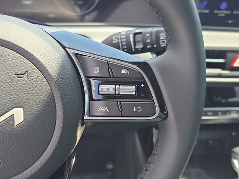 New 2026 Kia Seltos EX FWD image 30