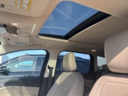 Used 2019 Ford Escape SEL image 3