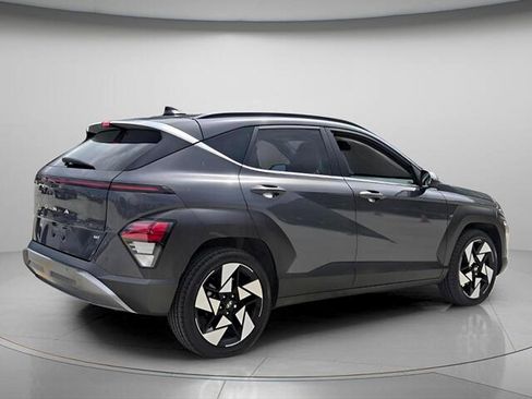 Used 2024 Hyundai Kona Limited FWD image 6