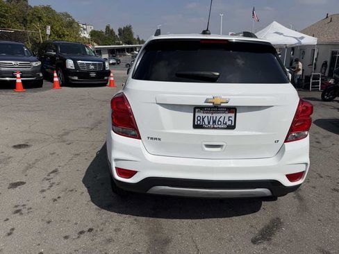 Used 2019 Chevrolet Trax LT w/ LT Convenience Package FWD image 5