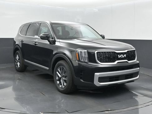 Used 2024 Kia Telluride LX FWD image 3