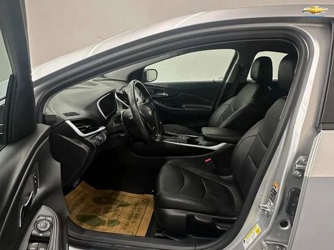 Used 2017 Chevrolet Volt LT w/ Comfort Package image 10