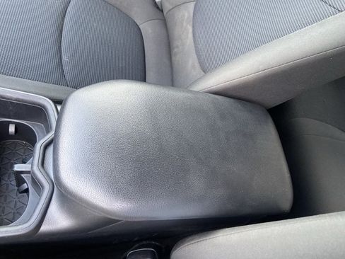 Used 2023 Toyota RAV4 LE AWD/4WD image 40