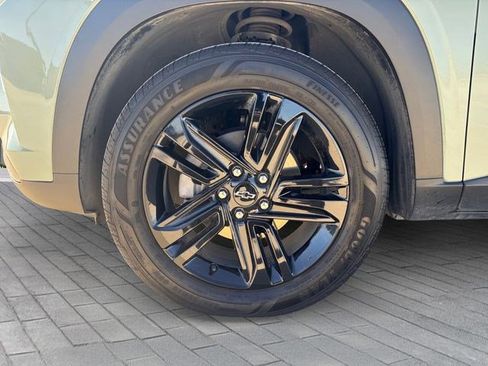 Used 2024 Chevrolet Trax ACTIV w/ Sunroof Package image 9