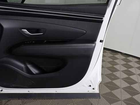 Certified 2023 Hyundai Tucson Limited AWD/4WD image 27