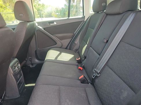 Used 2017 Volkswagen Tiguan Limited w/ Premium Package image 10