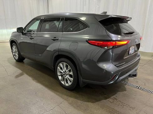 Used 2021 Toyota Highlander Limited AWD/4WD image 6