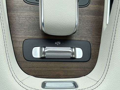 New 2026 Mercedes-Benz GLS 450 4MATIC image 34