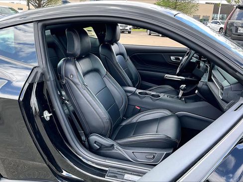 Used 2025 Ford Mustang Premium RWD image 8