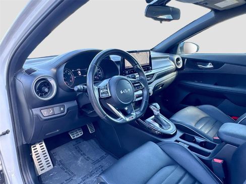 Used 2024 Kia Forte GT-Line w/ GT-Line Premium Package image 9