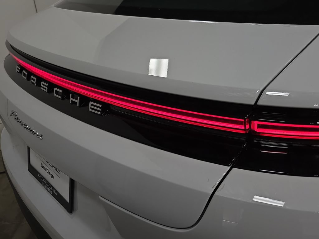 Certified 2025 Porsche Panamera RWD image 29