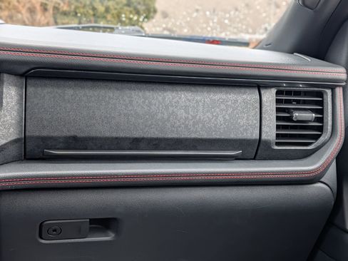 Used 2022 Ford Expedition Limited image 16