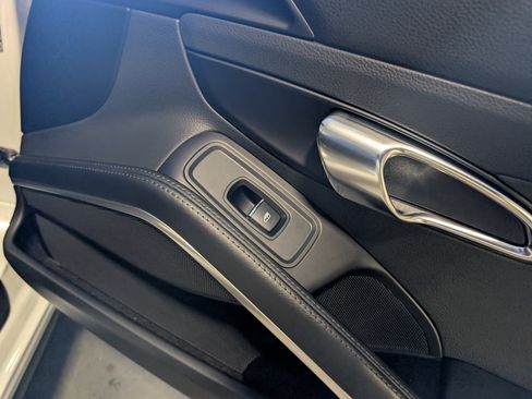 Used 2018 Porsche 911 Carrera 4S image 26