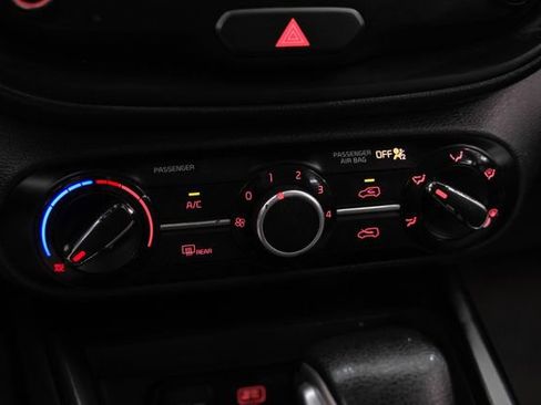 Used 2021 Kia Soul LX image 25