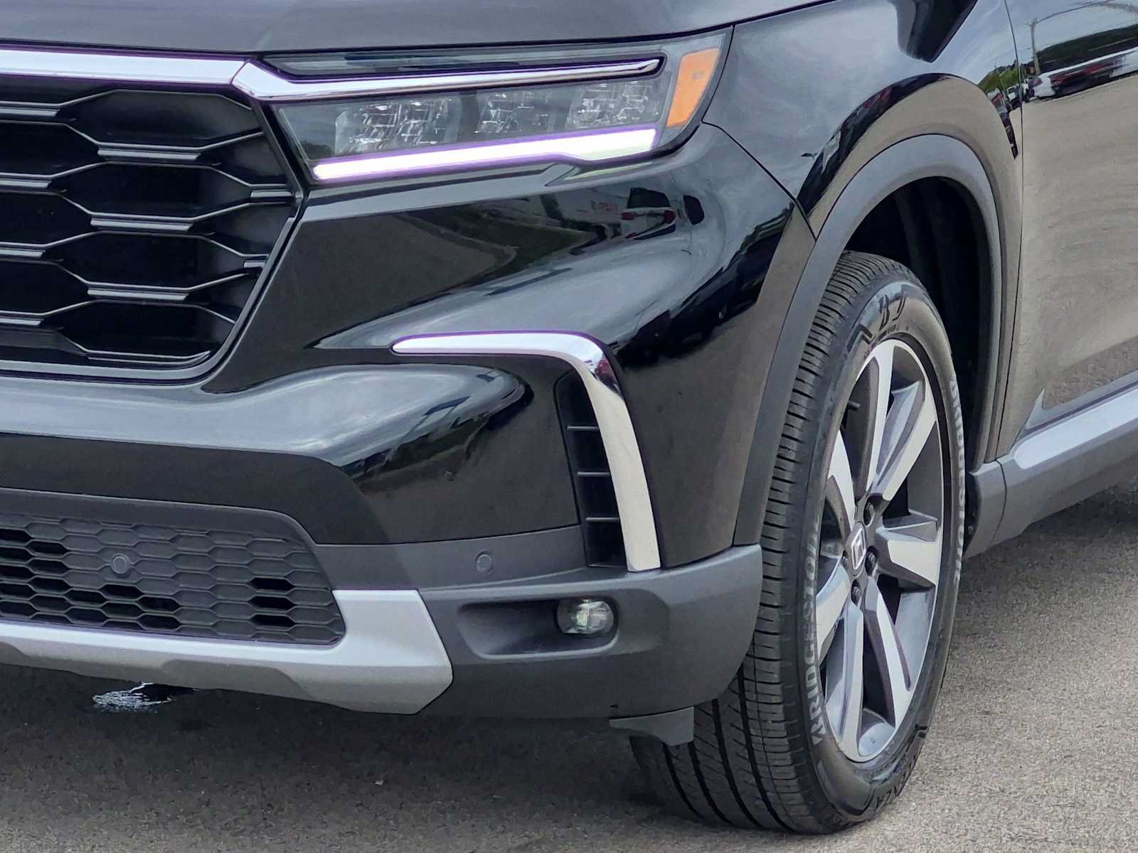 Certified 2025 Honda Pilot Touring image 11