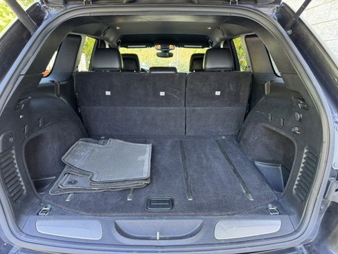 Used 2017 Jeep Grand Cherokee Limited AWD/4WD image 9