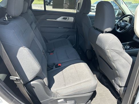 Used 2025 Ford Explorer Active AWD/4WD image 20