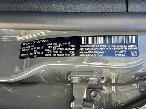 Used 2020 Jeep Renegade Latitude w/ Cold Weather Group AWD/4WD image 34
