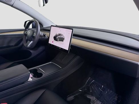 Used 2023 Tesla Model Y AWD image 29