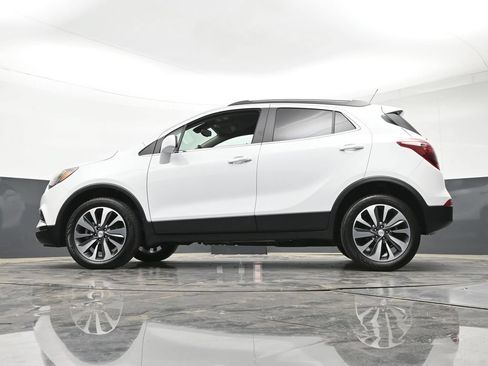Used 2022 Buick Encore Preferred AWD/4WD image 25