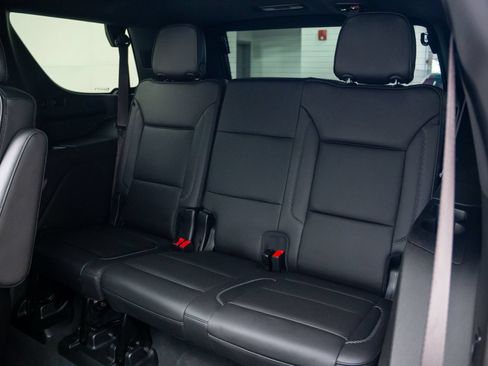 Used 2024 GMC Yukon Denali w/ Advanced Technology Package AWD/4WD image 19