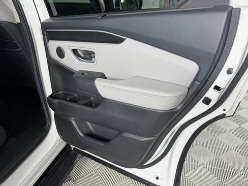 Used 2024 Honda Pilot Elite image 31