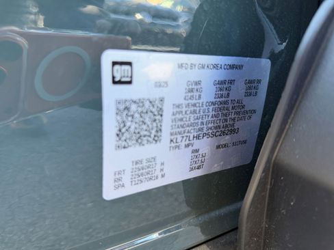 Used 2025 Chevrolet Trax LT w/ LT Convenience Package image 27