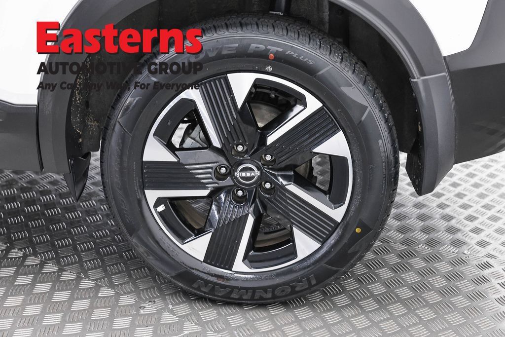Used 2025 Nissan Kicks SV w/ SV Premium Package AWD/4WD image 35