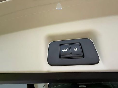 Certified 2024 Nissan Ariya FWD image 34