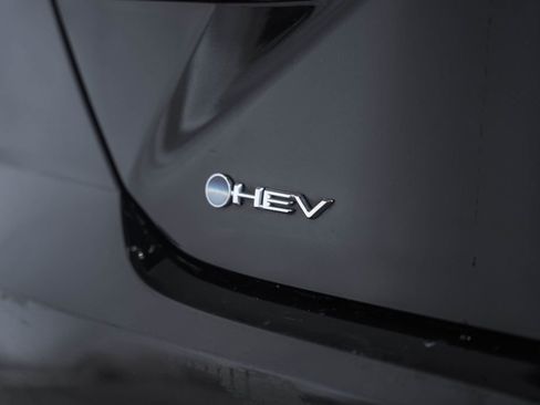 Used 2025 Toyota Camry LE image 8