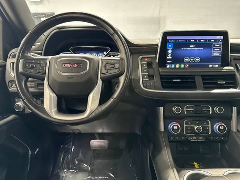 Used 2021 GMC Yukon XL SLT w/ SLT Luxury Plus Package AWD/4WD image 9