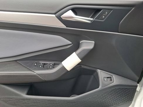 New 2026 Volkswagen Jetta SE FWD image 8