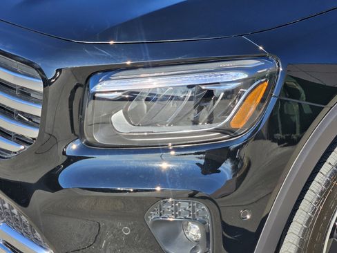 Certified 2025 Mercedes-Benz GLB 250 4MATIC image 7