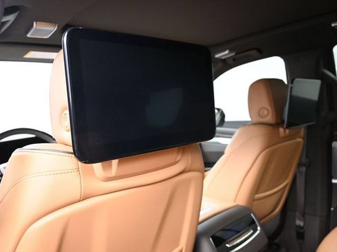 Certified 2025 Cadillac Escalade Premium Luxury w/ Touring Package AWD/4WD image 22