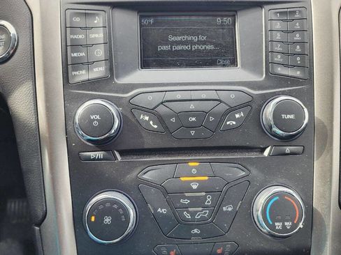 Used 2017 Ford Fusion SE w/ Equipment Group 201A FWD image 16