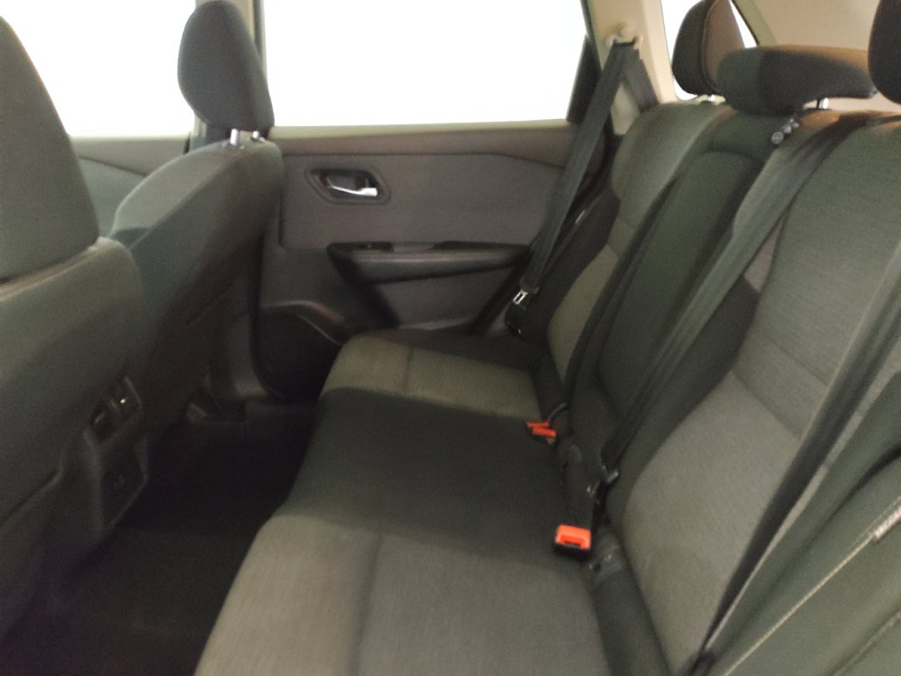 Used 2021 Nissan Rogue SV FWD image 18