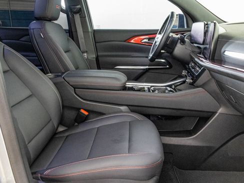 Used 2024 Chevrolet Traverse Z71 AWD/4WD image 45