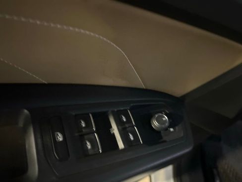 Used 2021 Volkswagen Atlas Cross Sport SE w/ Panoramic Sunroof Package image 48