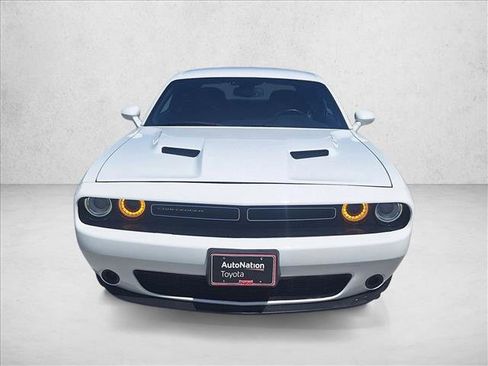 Used 2018 Dodge Challenger SXT RWD image 2