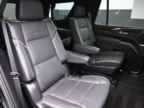 Used 2023 Cadillac Escalade Premium Luxury AWD/4WD image 27