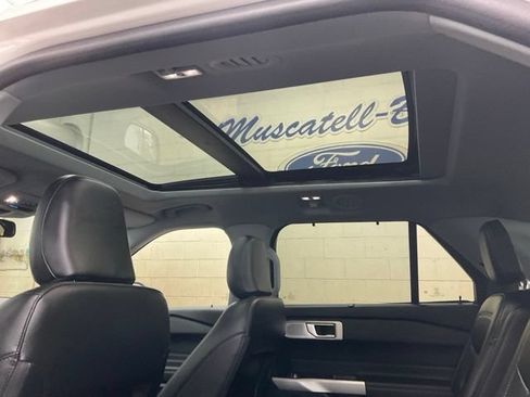 Used 2024 Ford Explorer Limited w/ Limited Technology Package AWD/4WD image 17