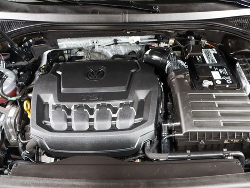 Used 2022 Volkswagen Tiguan SEL R-Line image 33