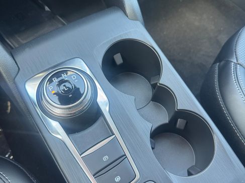 Used 2024 Ford Escape Platinum image 17