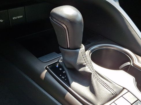 Used 2023 Toyota Camry SE FWD image 15