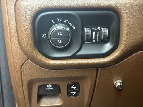 Used 2020 RAM 1500 Laramie AWD/4WD image 21