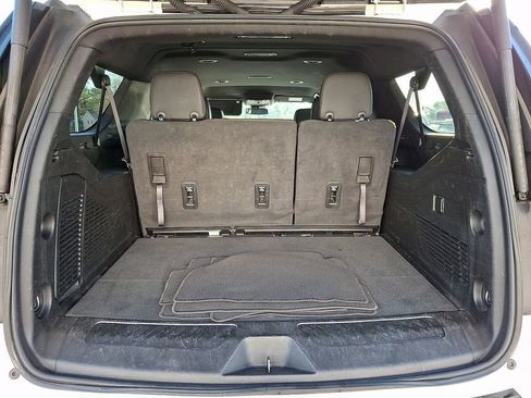 Used 2023 Chevrolet Suburban LT AWD/4WD image 32